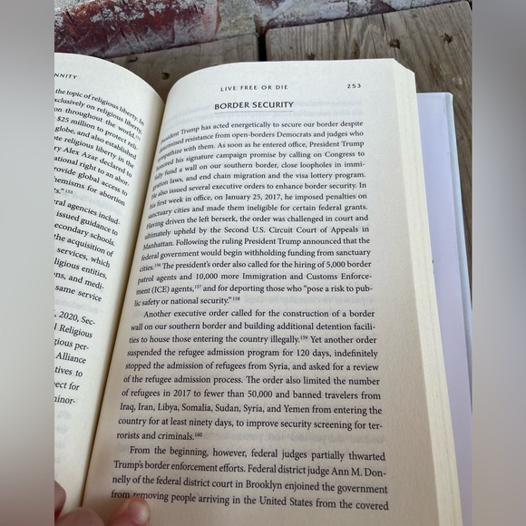 Sean Hannity Live Free Or Die Hardcover Book - Picture 6 of 10